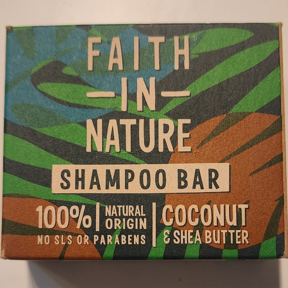Faith in Nature Shampoo Bar – Coconut & Shea Butter – 100% Natural Origin